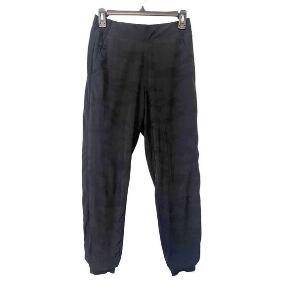 Athleta‎ Black Camo Brooklyn Lined Joggers Size 2 - Picture 1 of 4